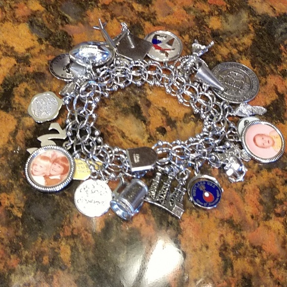 Vintage charm bracelet - Picture 3 of 3